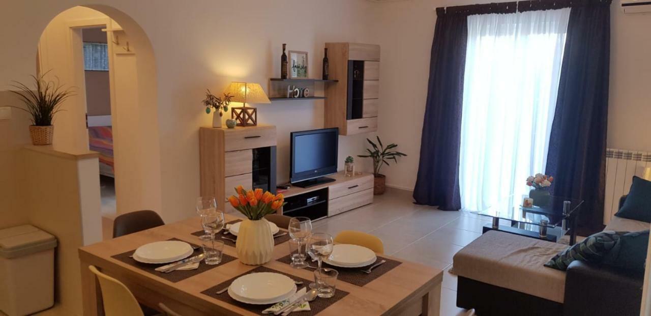 Apartman Ruza 1 Poljane Rum bild